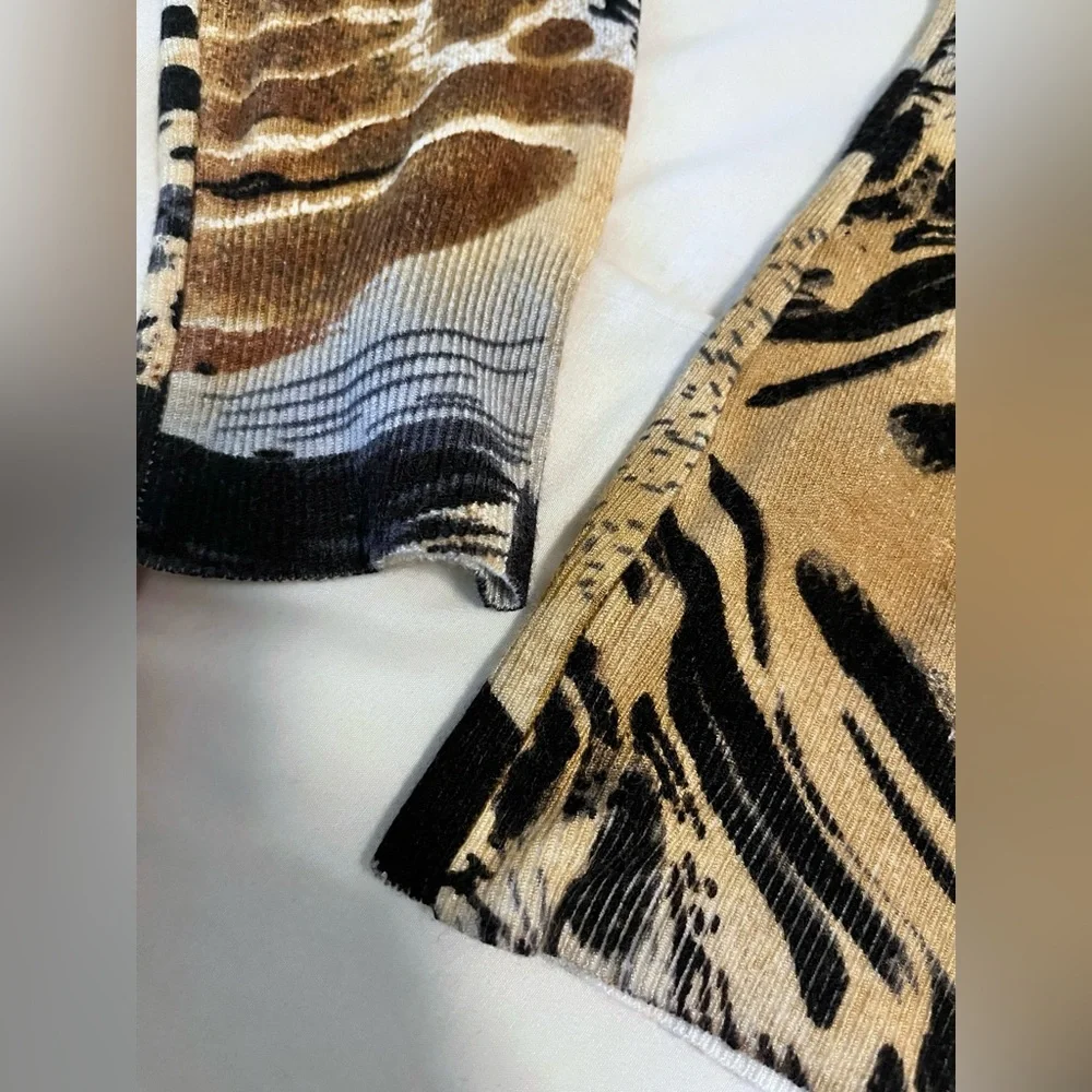 ii Sisters Abstract Mixed Animal Print Button Front Cardigan Sweater size m